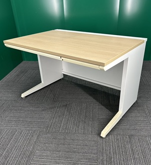 オカムラ　平デスク　木目天板　W1200