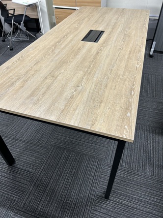 ミーティングテーブル　W2100