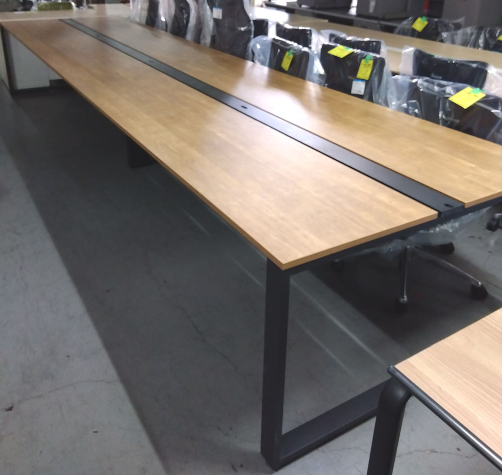 イトーキフリーアドレスデスク（W2400ノットワーク）