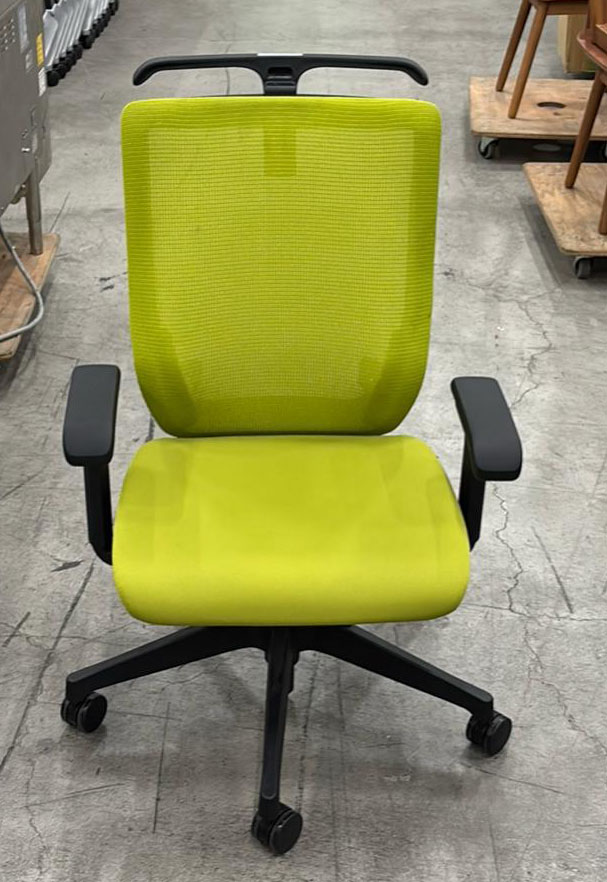 イトーキ事務チェア（ミレッザ肘付き）