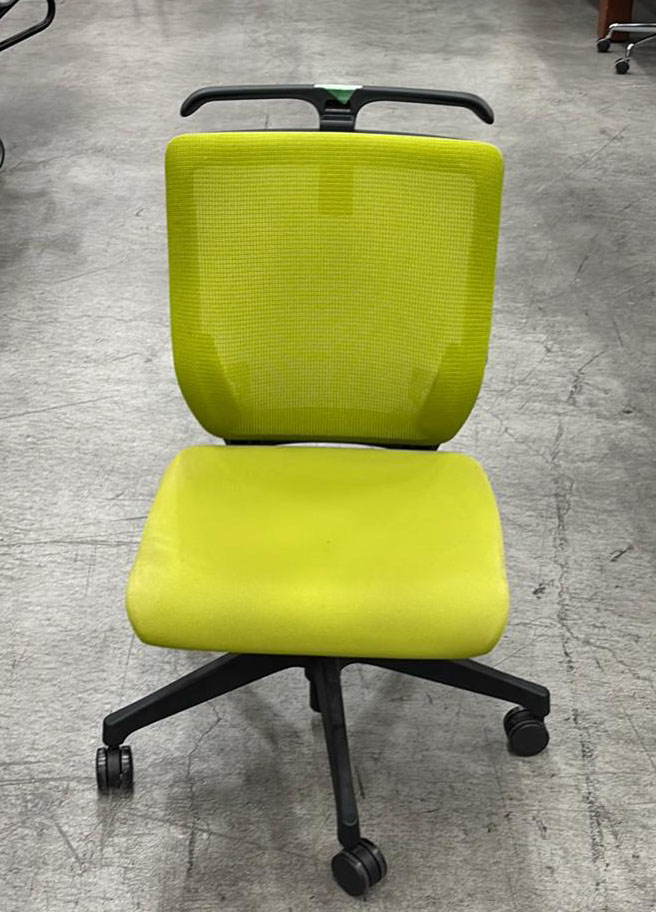 イトーキ事務チェア（ミレッザ肘無し）