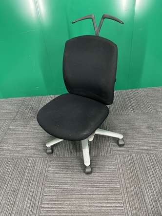 オフィスチェア　ブラック　ハンガー付