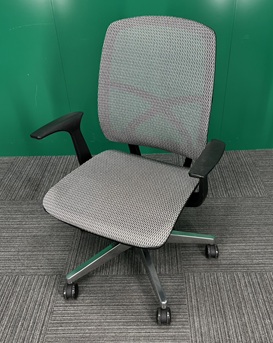 オフィスチェア　肘付き　メッシュ