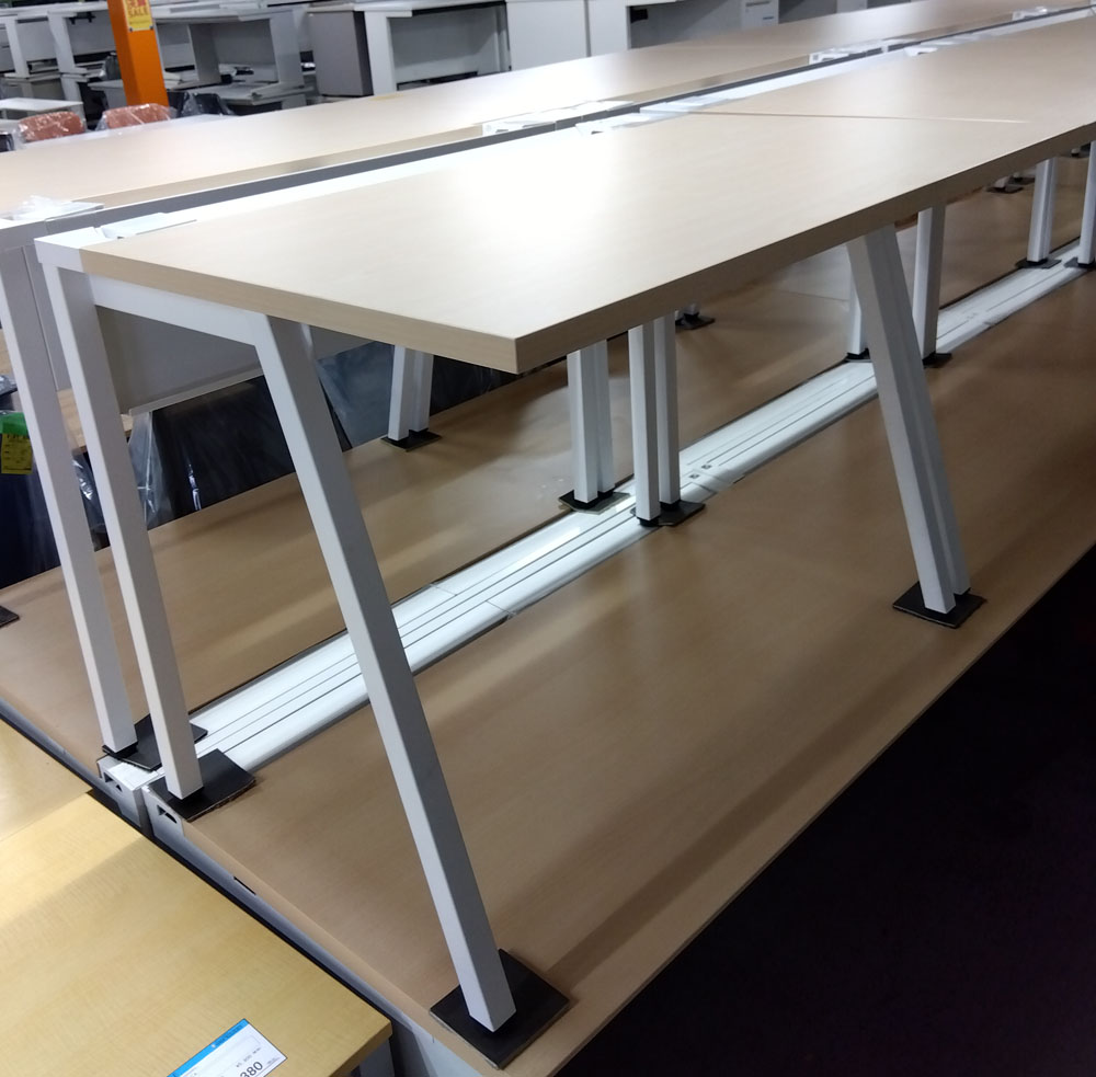 コクヨ平デスク（木目）