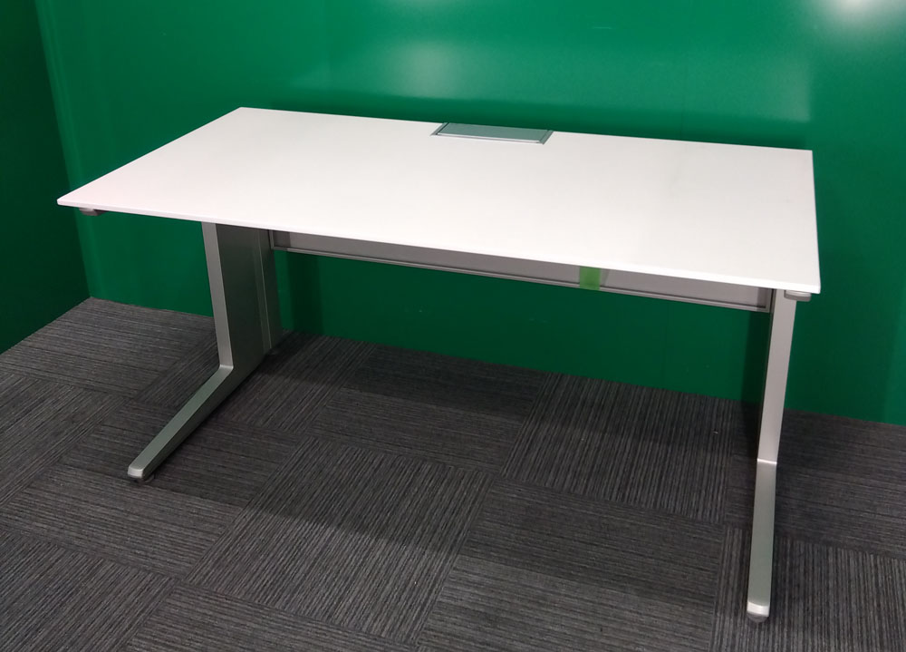 イトーキ平デスク（W1400）