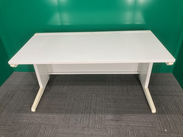 オカムラ 平デスク(W1400)引出無