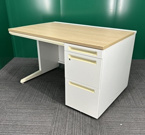 オカムラ　片袖デスク