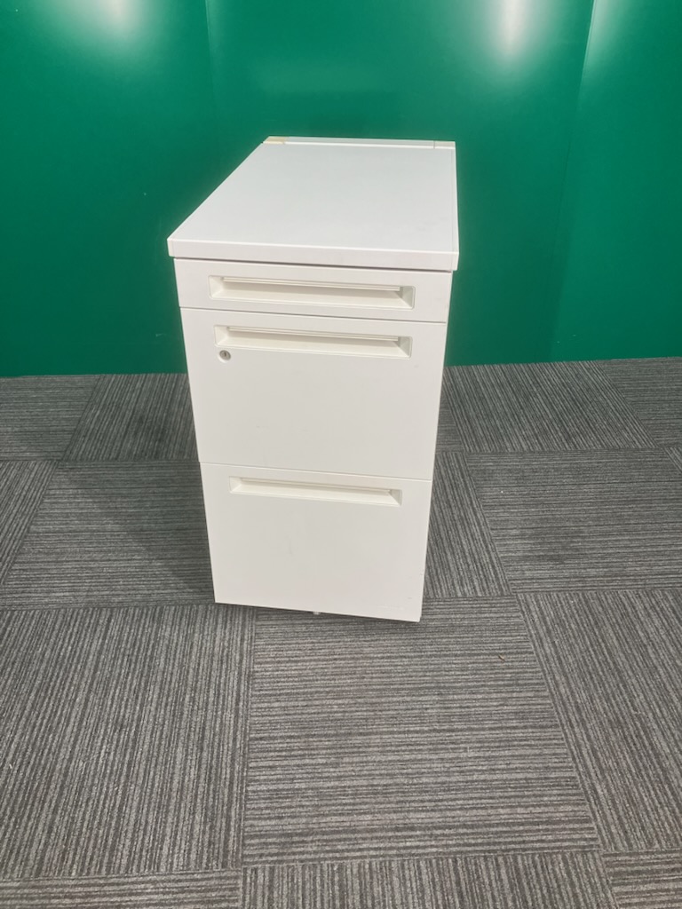 オカムラ 3段脇机