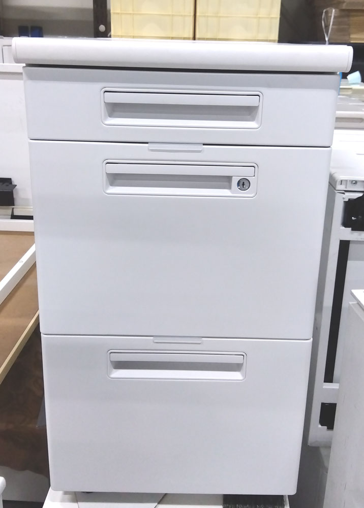 ナイキ脇机（3段）