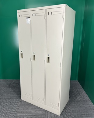 コクヨ　3人用ロッカー