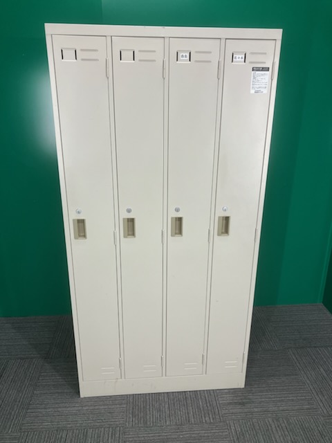 コクヨ 4人用ロッカー