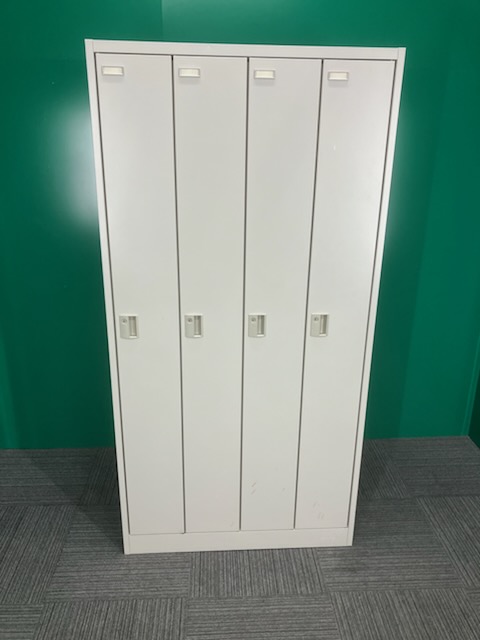 オカムラ 4人用ロッカー