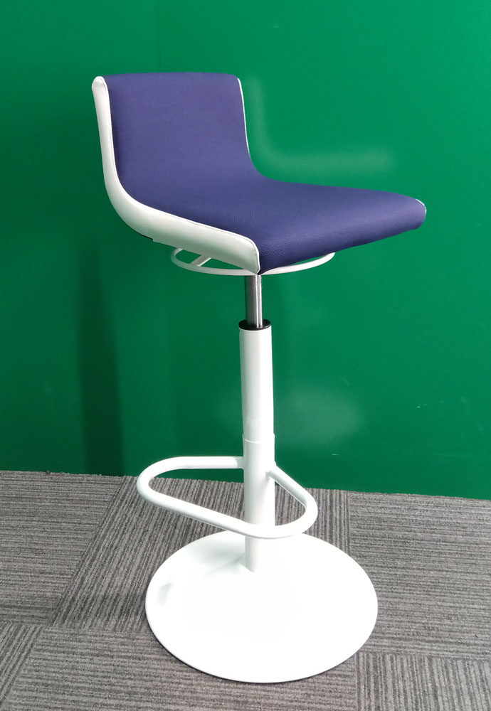 中央可鍛ハイチェア