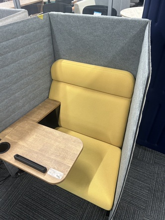 イトーキ　パーソナルブース　インテント　イエロー