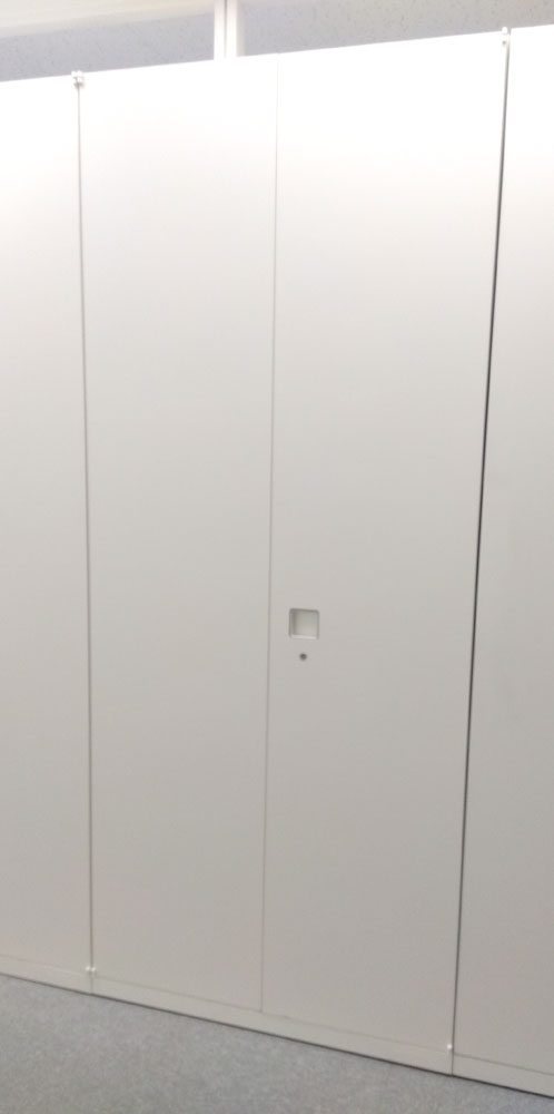 オカムラ両開き書庫（レクトライン）