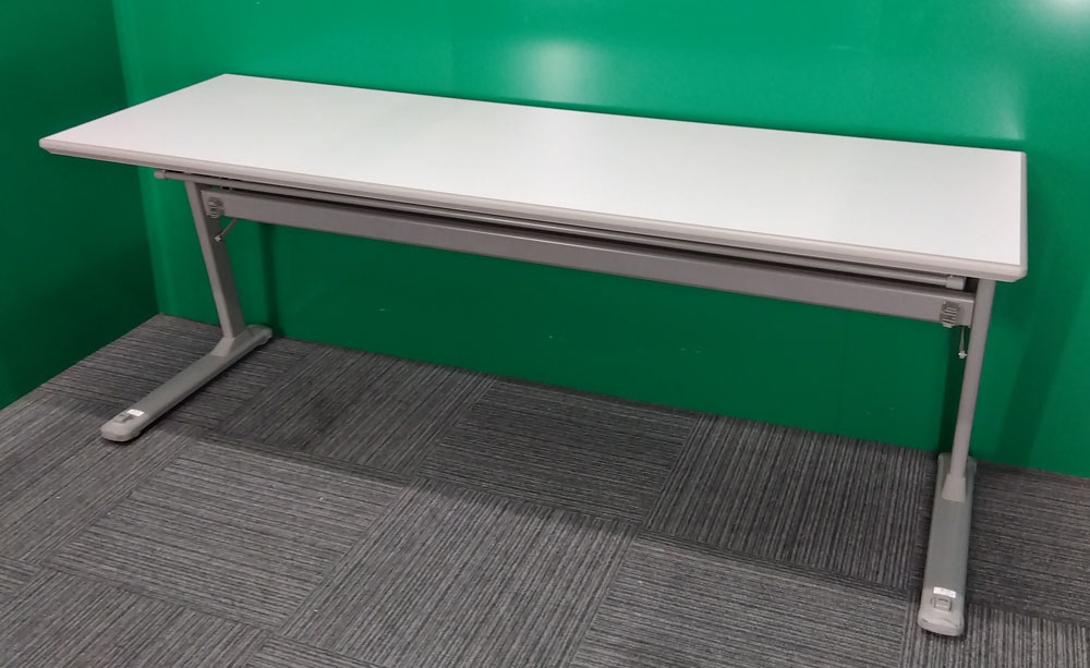 オカムラフォールディングテーブル（1860）