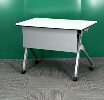 フォールディングテーブル　オカムラ