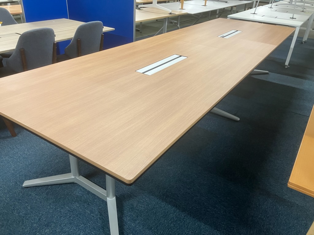 オカムラ 大型会議テーブル(傷有)