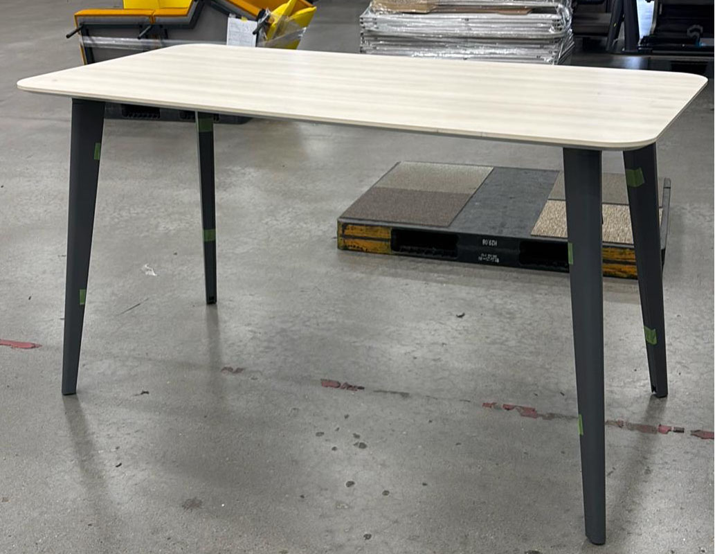 オカムラハイテーブル（1890）プリシード