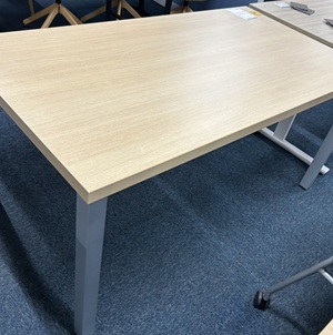 ミーティングテーブル　1580