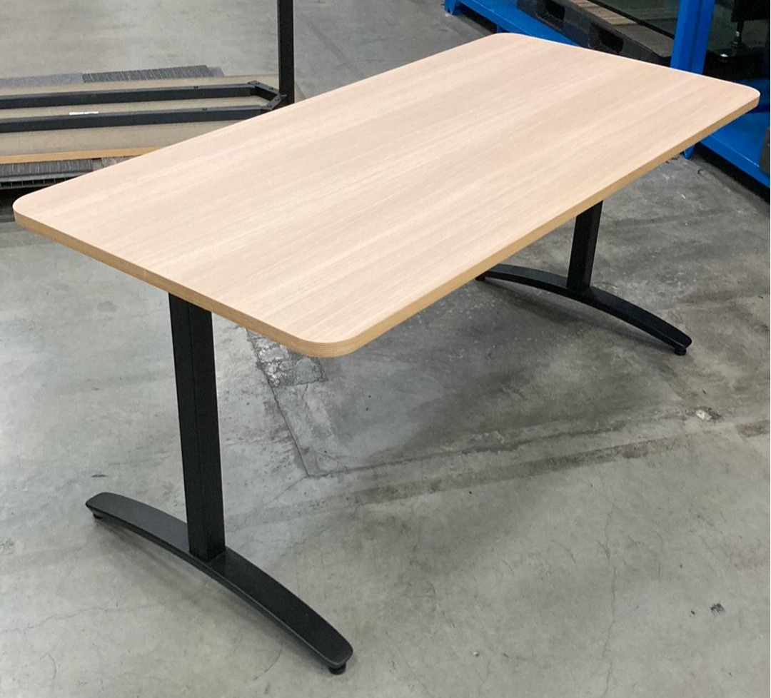 プラスミーティングテーブル（1675ロンナ）