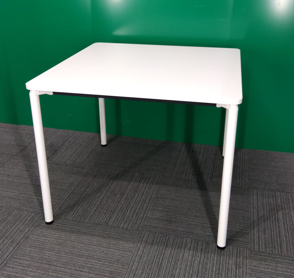 イトーキ角テーブル（白）