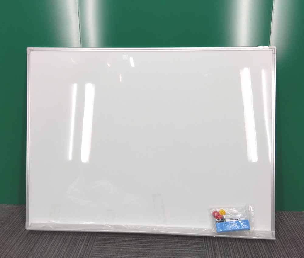 壁掛けホワイトボード（W1200）未使用品